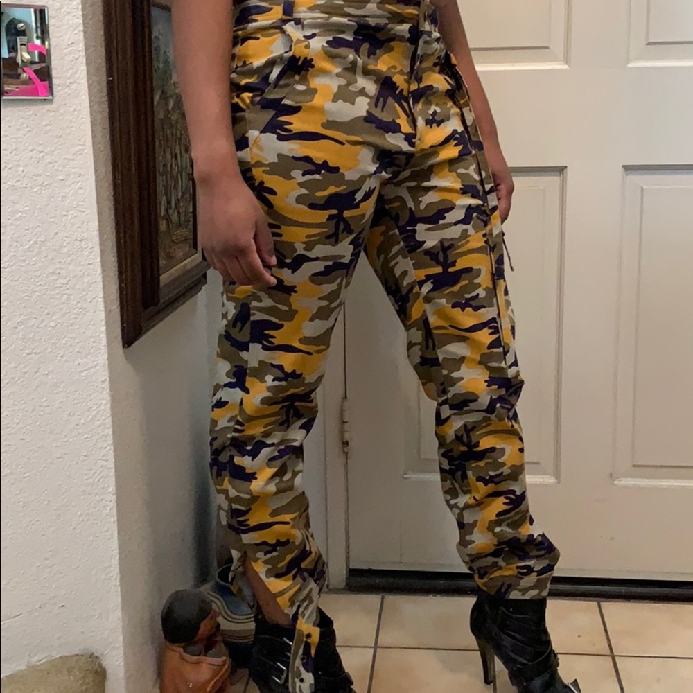 Forever 21 Kaylee Kollection Crop Top Camo Pants CHECK FLAW in description